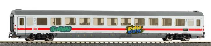 PIKO 58847 - H0 - Personenwagen Bvmmz 187, 2.Kl. mit Graffiti, DB AG, Ep. VI